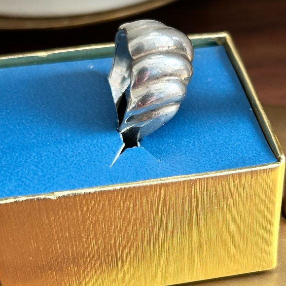 Sterling Silver fluted shrimp-style chunky ring, vintage, Classic - Picture 2 of 4